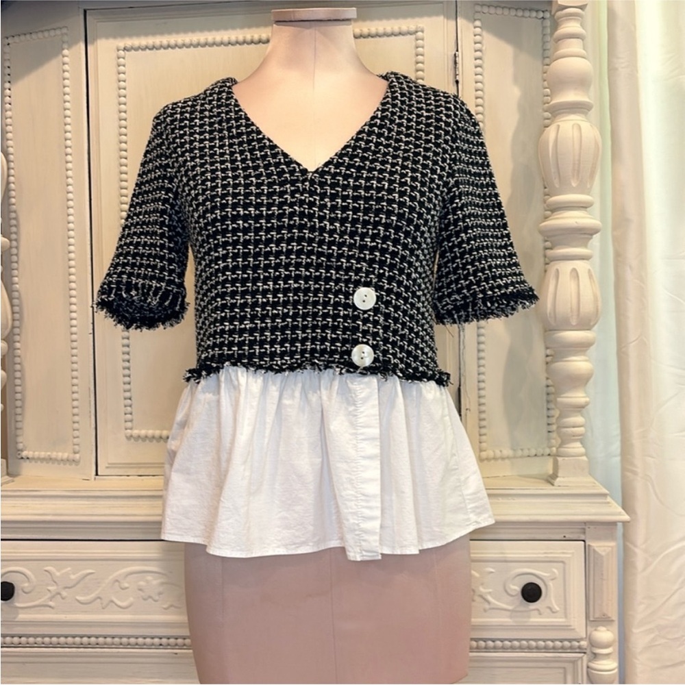 Zara trf Collection Tweed Houndstooth Peplum Top.
Size XS
